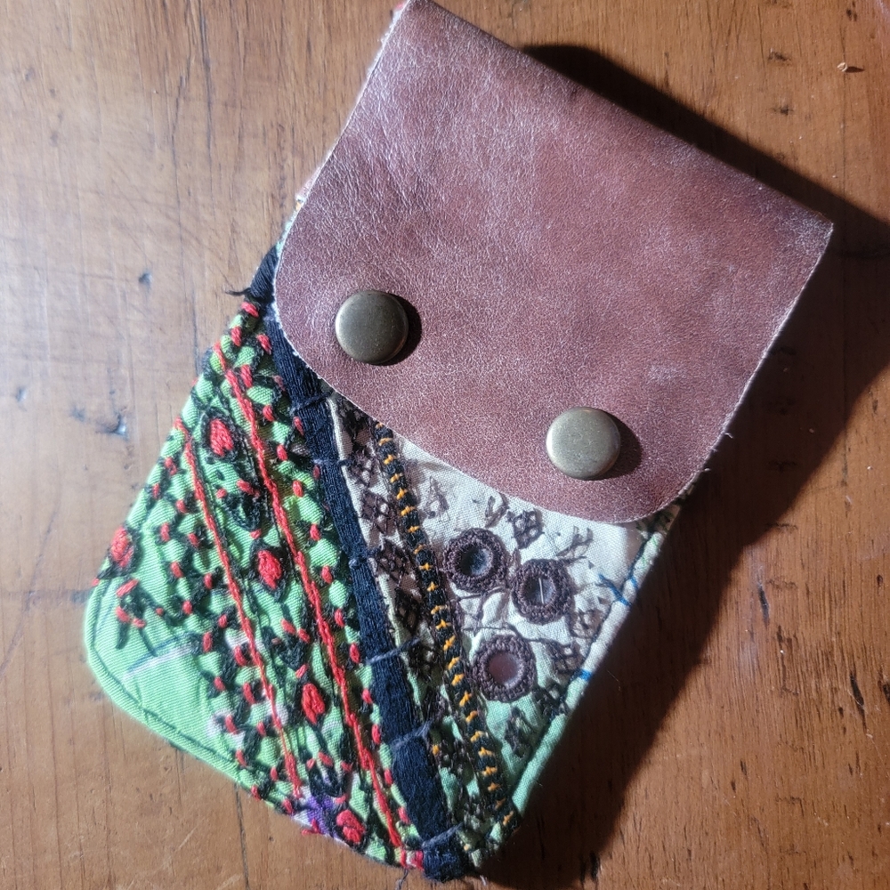 🌋👽 Free People Boho Embroidered Repurposed vtg banjara hippie Wallet card case - Picture 13 of 16